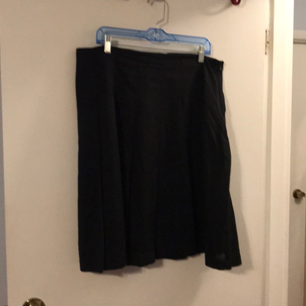 Sutton Studio black pleated skirt